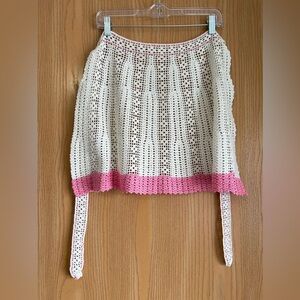 Vintage Hand Crocheted Ivory & Pink ~ Apron Excellent Condition
